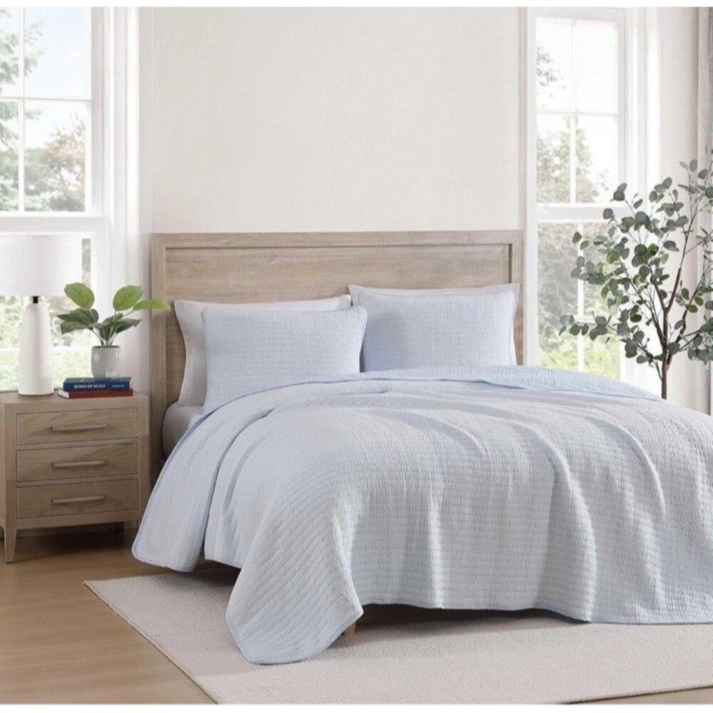 Tommy Hilfiger Full/Queen 100% Cotton Yarn Dye Quilt Set Light Blue Striped